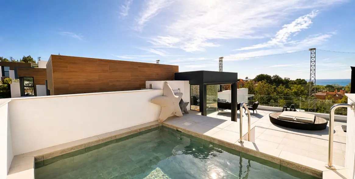Sale of penthouse duplex in Cabopino 31