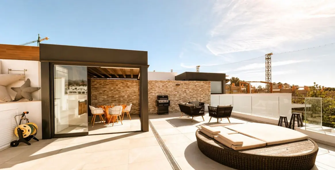 Sale of penthouse duplex in Cabopino 32