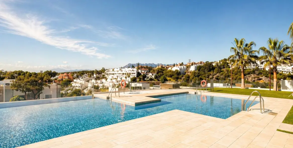 Sale of penthouse duplex in Cabopino 35
