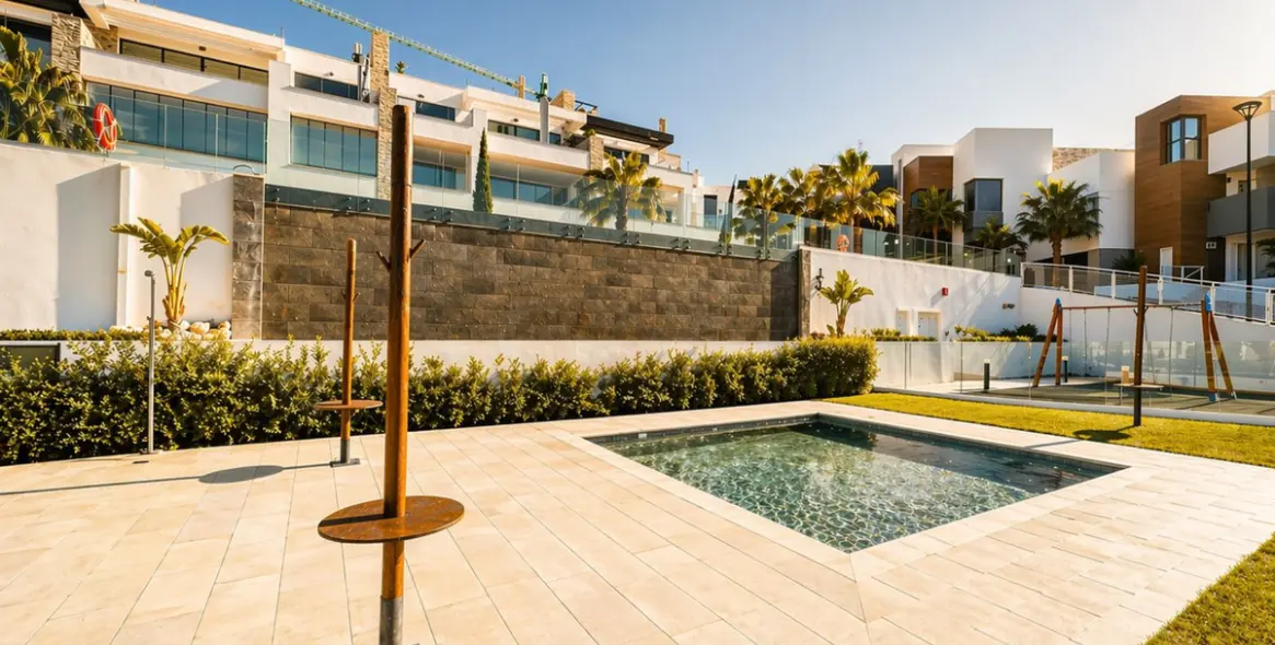 Sale of penthouse duplex in Cabopino 37