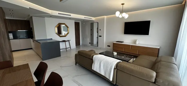 Venta de apartamento en planta media en San Pedro de Alcántara 1