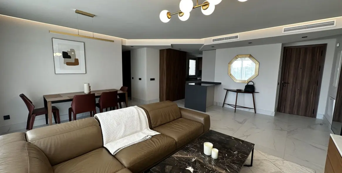 Venta de apartamento en planta media en San Pedro de Alcántara 3