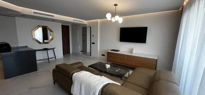 Venta de apartamento en planta media en San Pedro de Alcántara 3