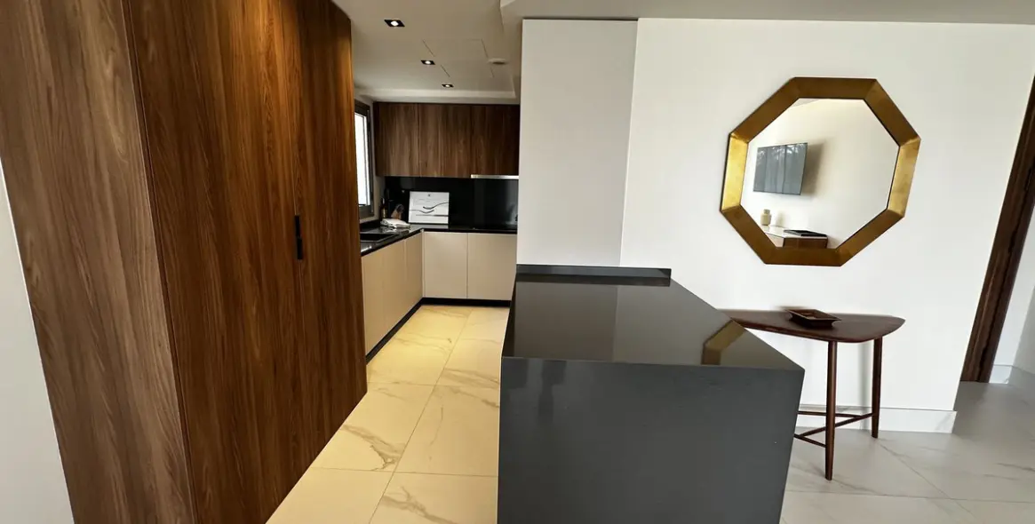 Venta de apartamento en planta media en San Pedro de Alcántara 6