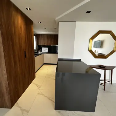 Venta de apartamento en planta media en San Pedro de Alcántara