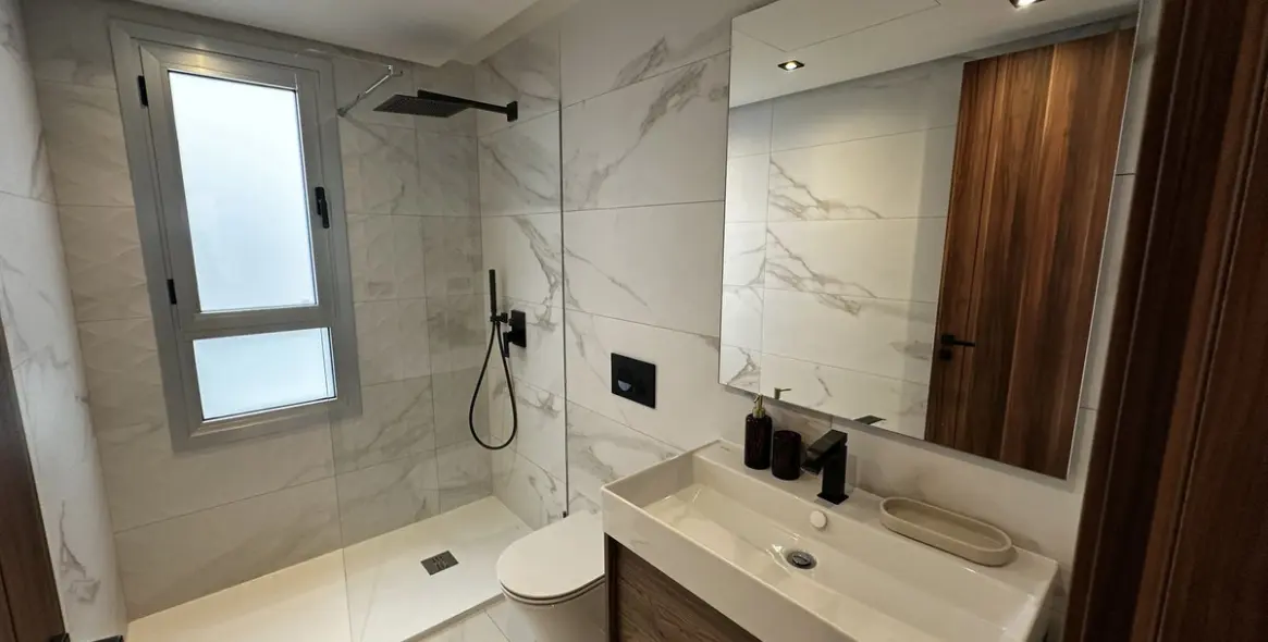 Venta de apartamento en planta media en San Pedro de Alcántara 15