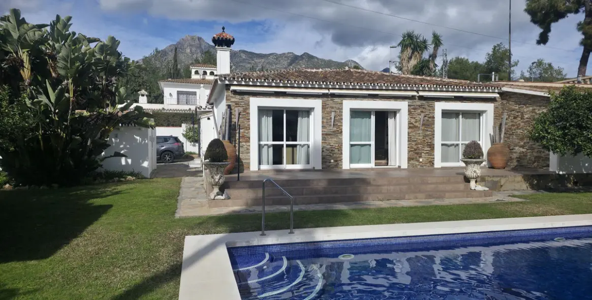 Продажа  отдельно стоящей виллы в The Golden Mile 19