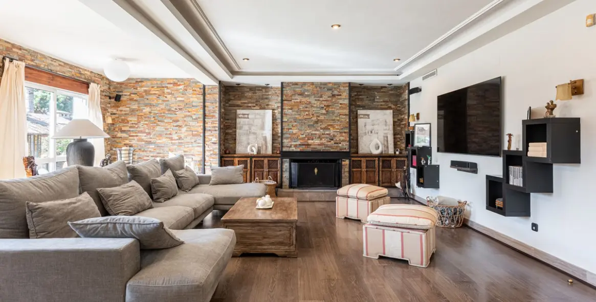 Sale of detached villa in The Golden Mile 5