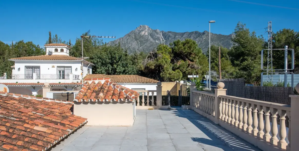 Sale of detached villa in The Golden Mile 28