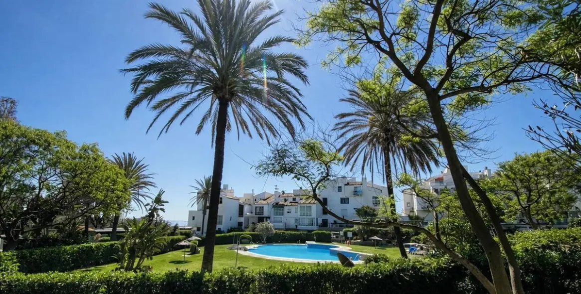 Продажа пентхауса в Estepona 1