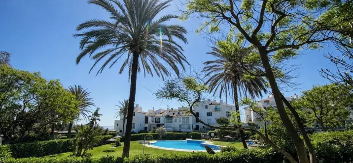 Продажа пентхауса в Estepona 0