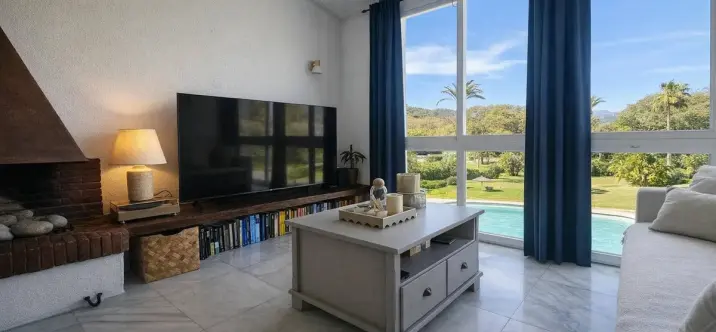 Продажа пентхауса в Estepona 1