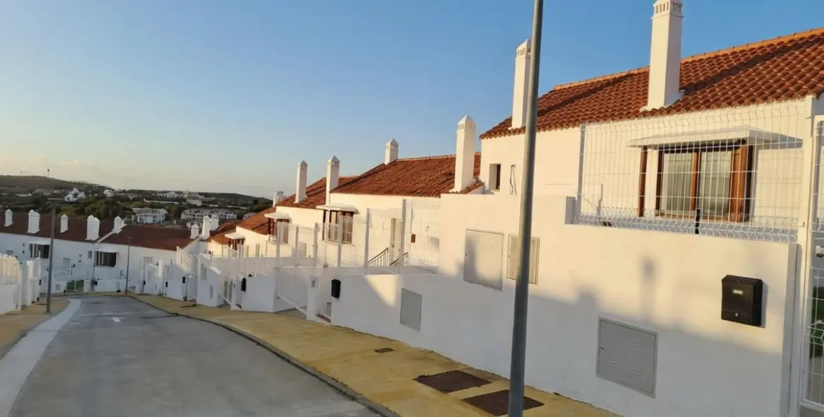 Sale of townhouse in Doña Julia 2