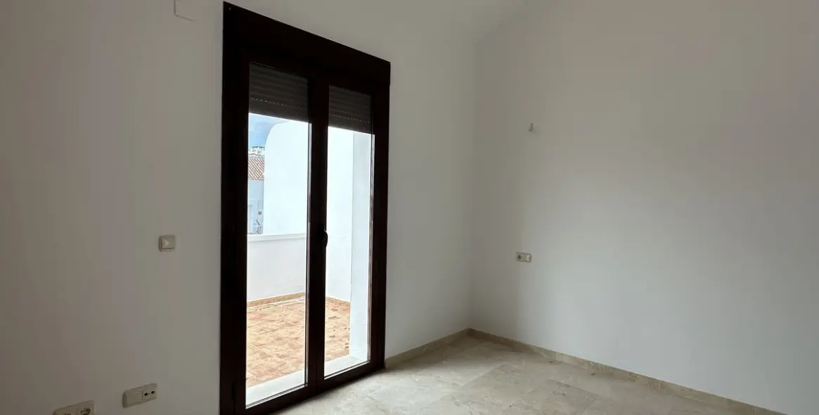 Продажа таунхауса в Doña Julia 30