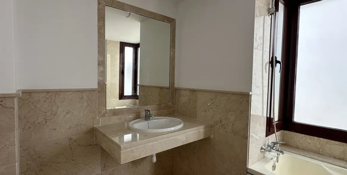 Продажа таунхауса в Doña Julia 36