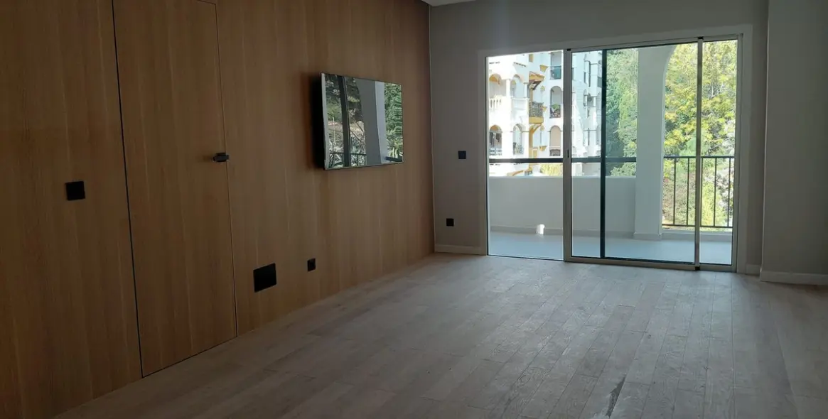 Sale of middle floor apartment in Marbella 3