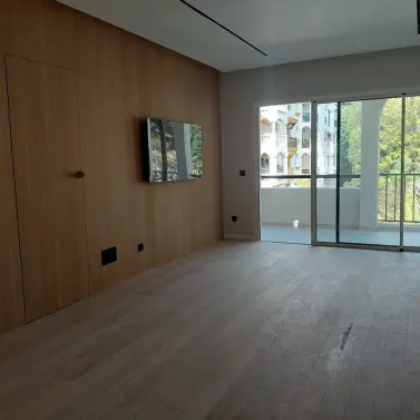 Venta de apartamento en planta media en Marbella