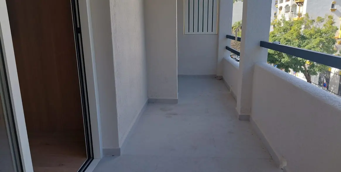 Sale of middle floor apartment in Marbella 12