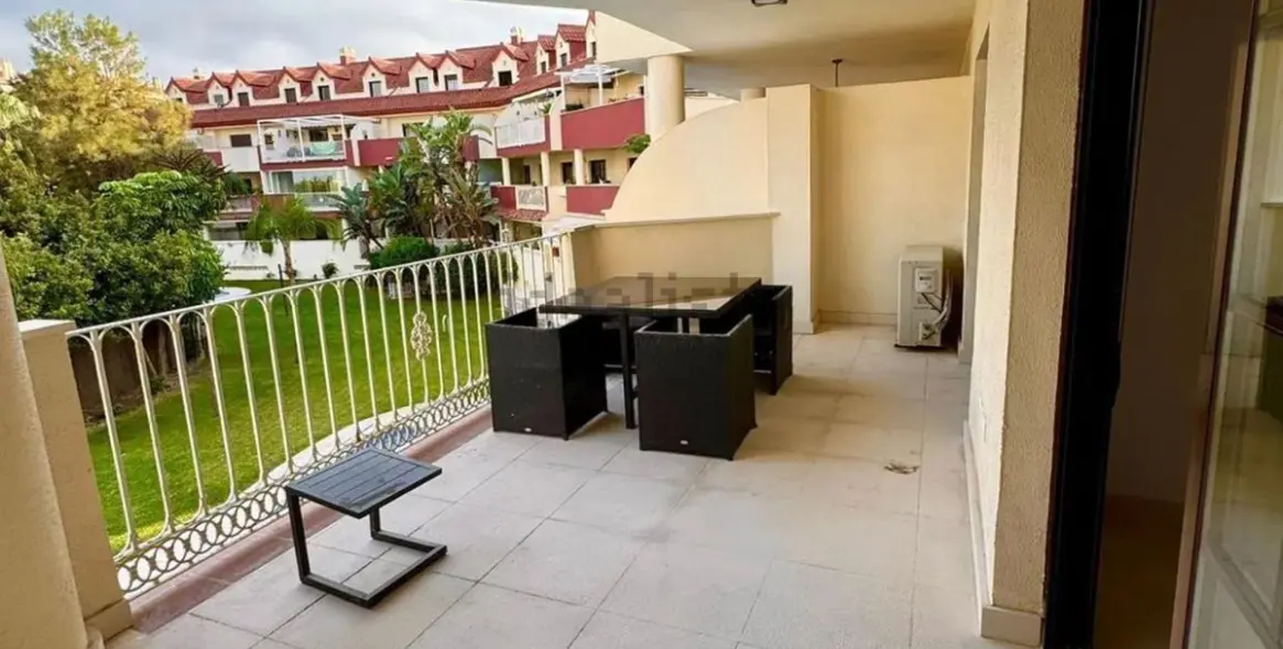 Продажа апартаментов на среднем этаже в Torrequebrada 34