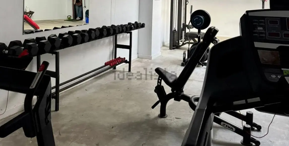 Продажа апартаментов на среднем этаже в Torrequebrada 35