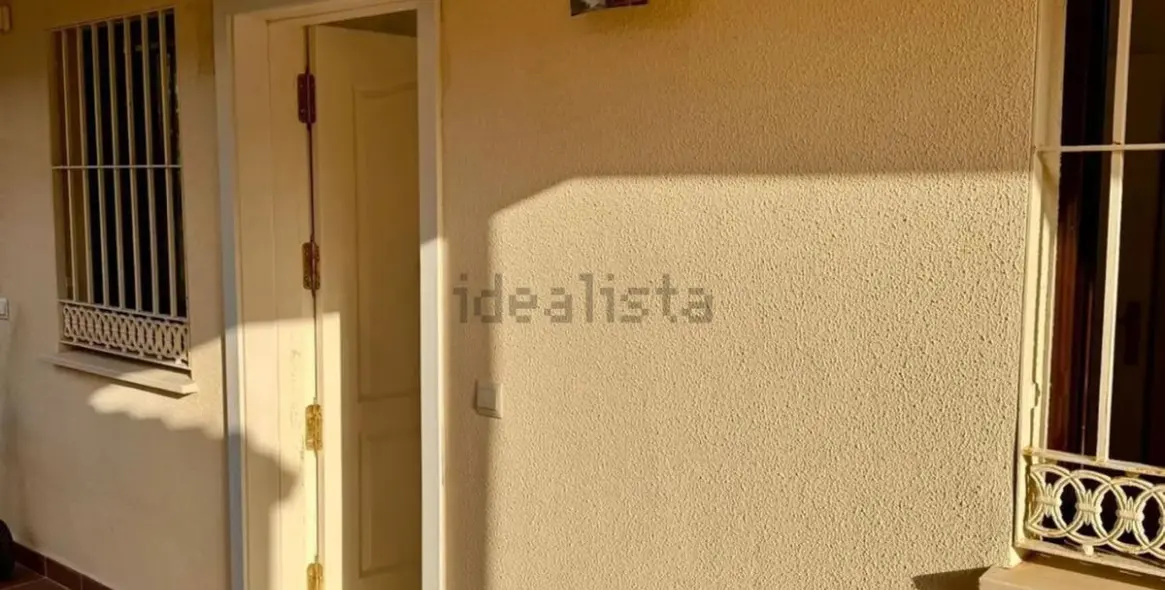 Продажа апартаментов на среднем этаже в Torrequebrada 40