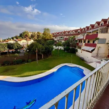 Sale of middle floor apartment in Torrequebrada