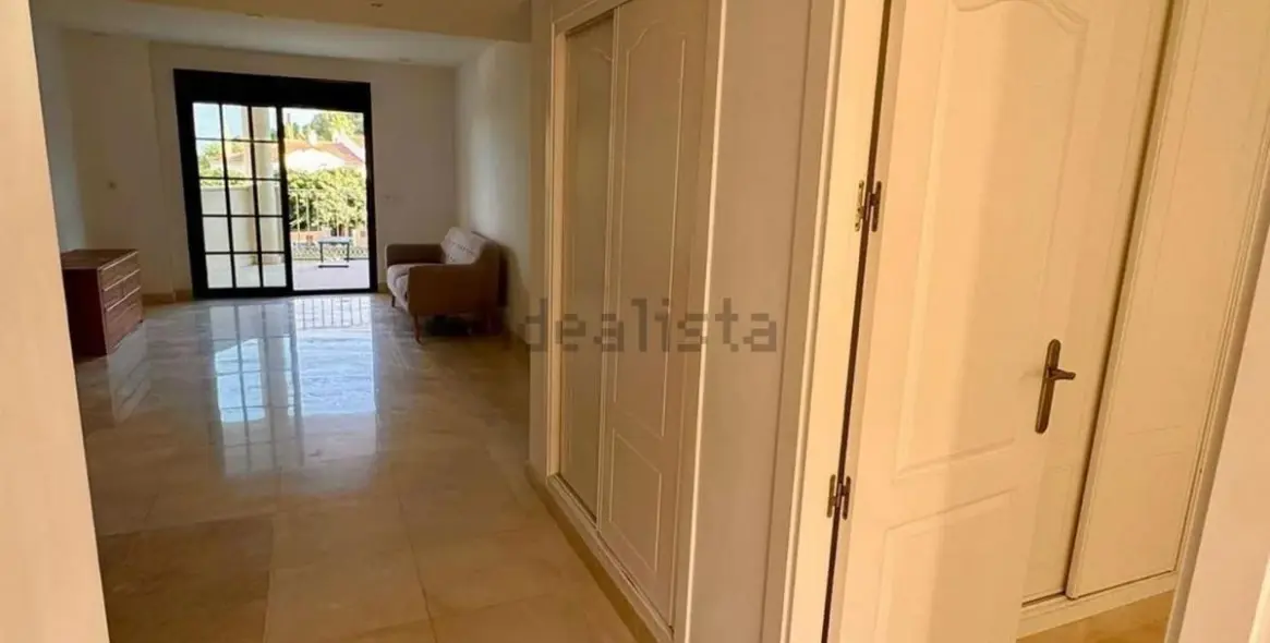 Venta de apartamento en planta media en Torrequebrada 3