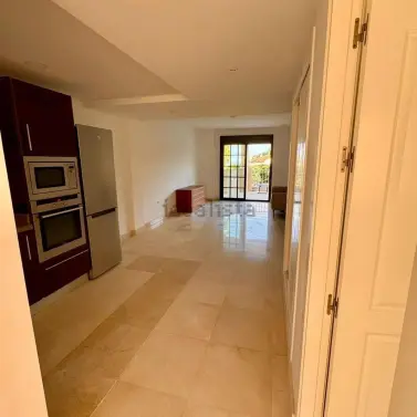 Sale of middle floor apartment in Torrequebrada