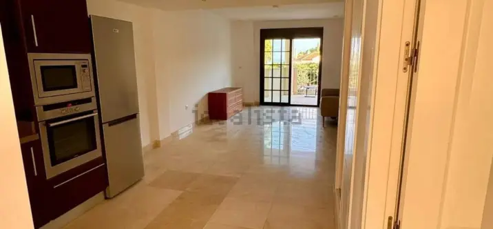 Sale of middle floor apartment in Torrequebrada 4