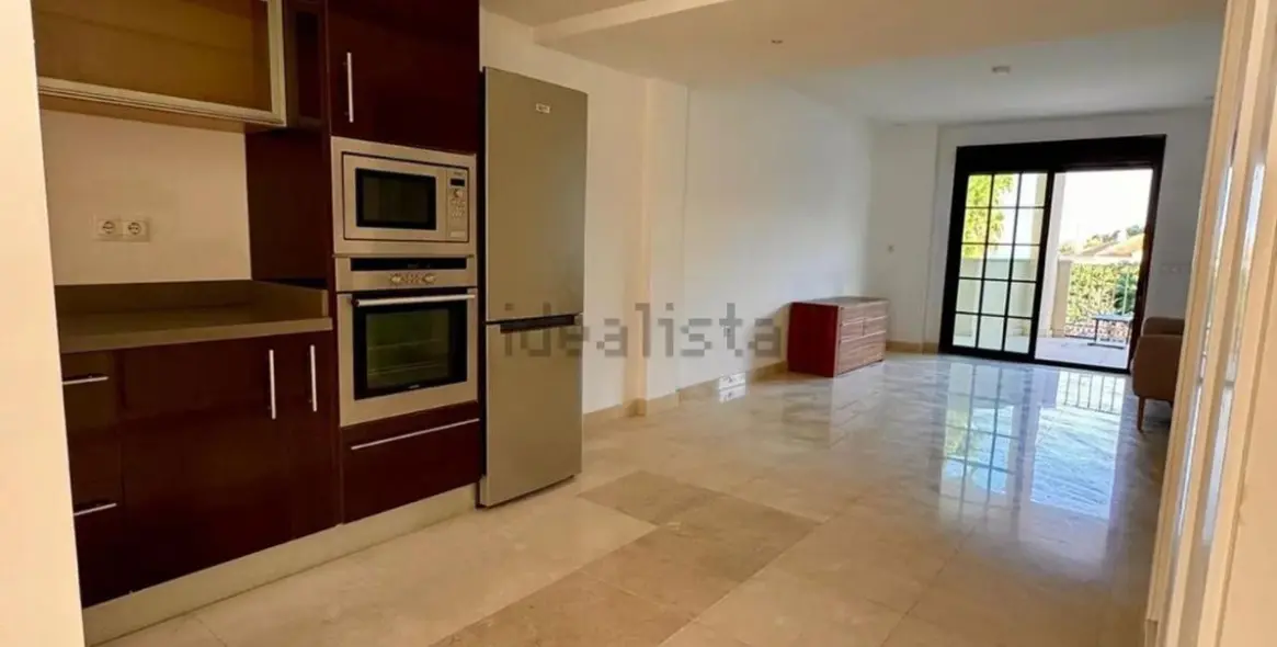 Venta de apartamento en planta media en Torrequebrada 6
