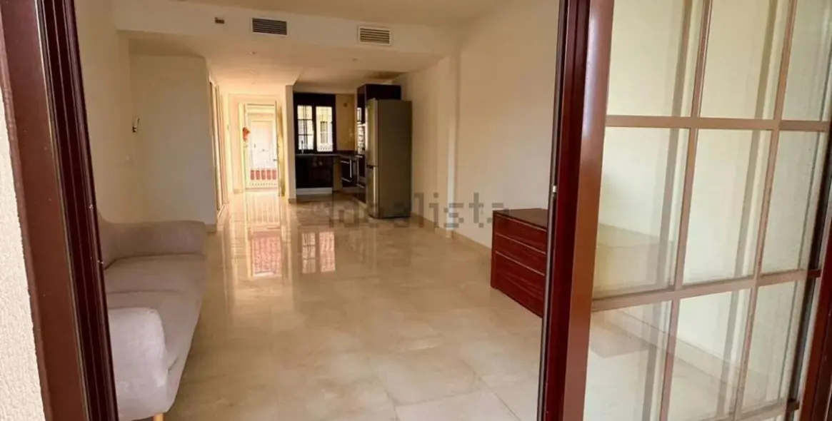 Venta de apartamento en planta media en Torrequebrada 28