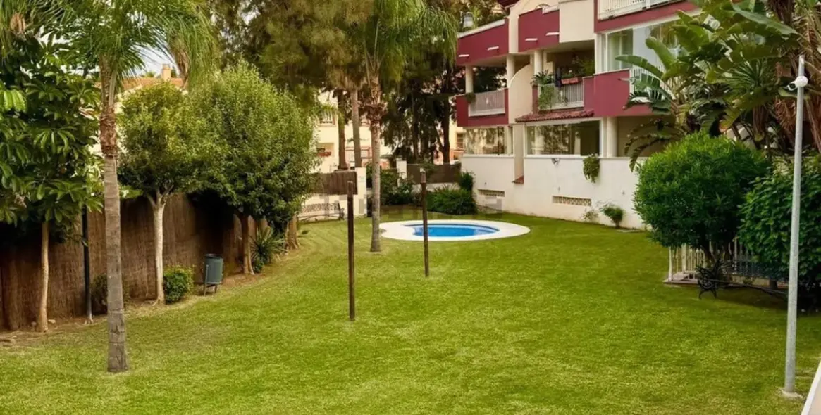 Venta de apartamento en planta media en Torrequebrada 39