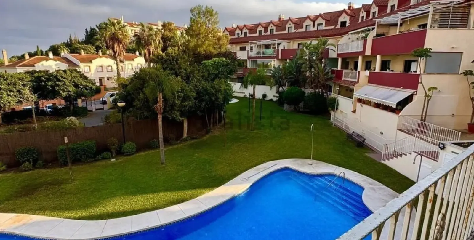 Venta de apartamento en planta media en Torrequebrada 1