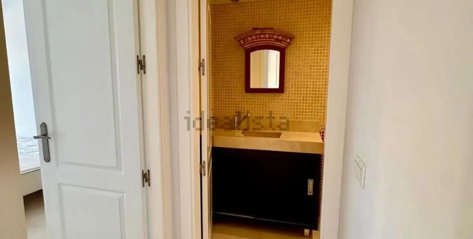 Venta de apartamento en planta media en Torrequebrada 16