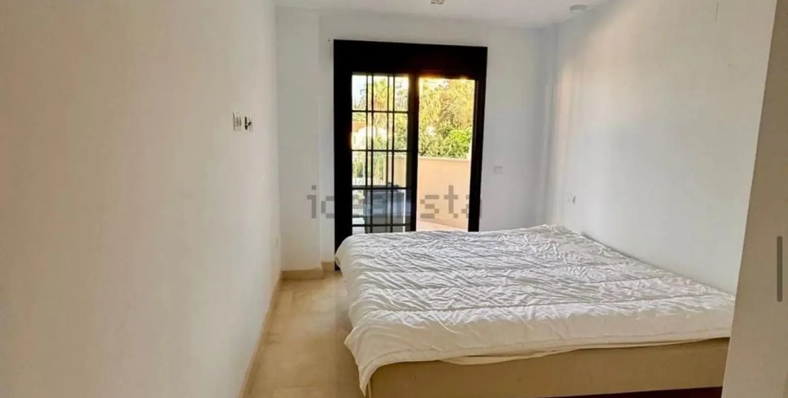 Venta de apartamento en planta media en Torrequebrada 25