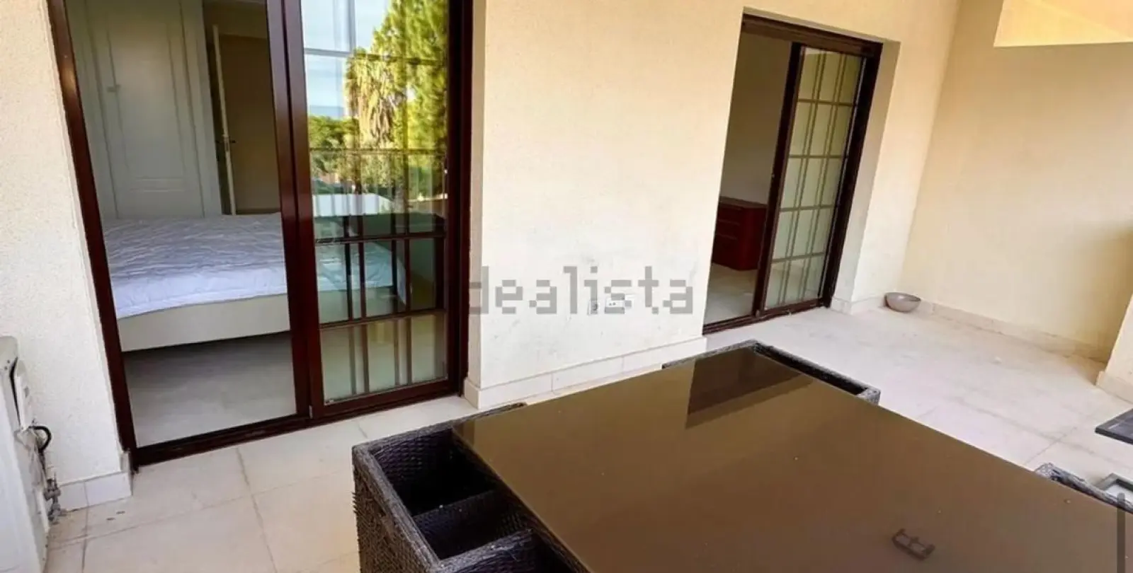 Venta de apartamento en planta media en Torrequebrada 26