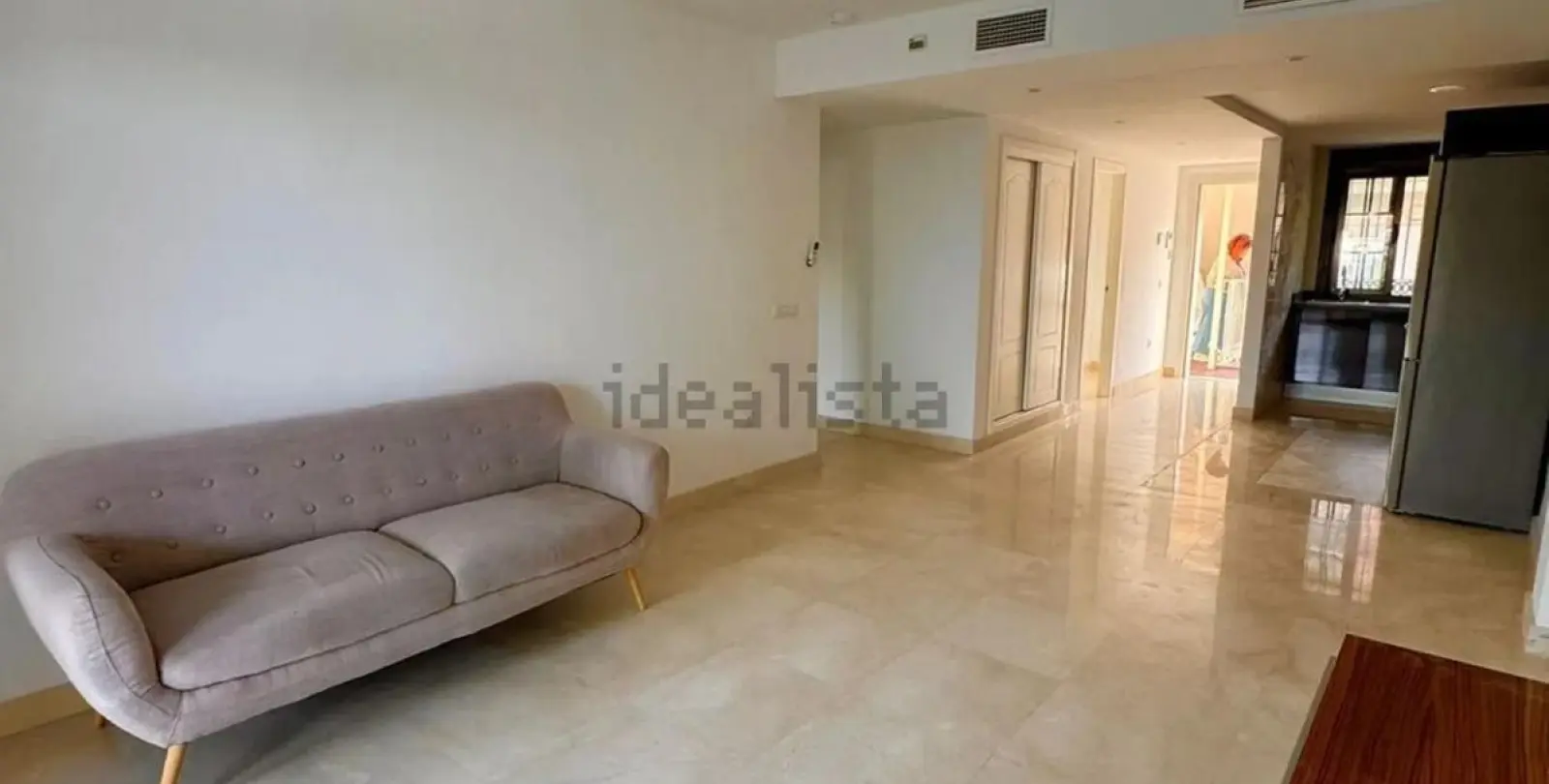 Venta de apartamento en planta media en Torrequebrada 32