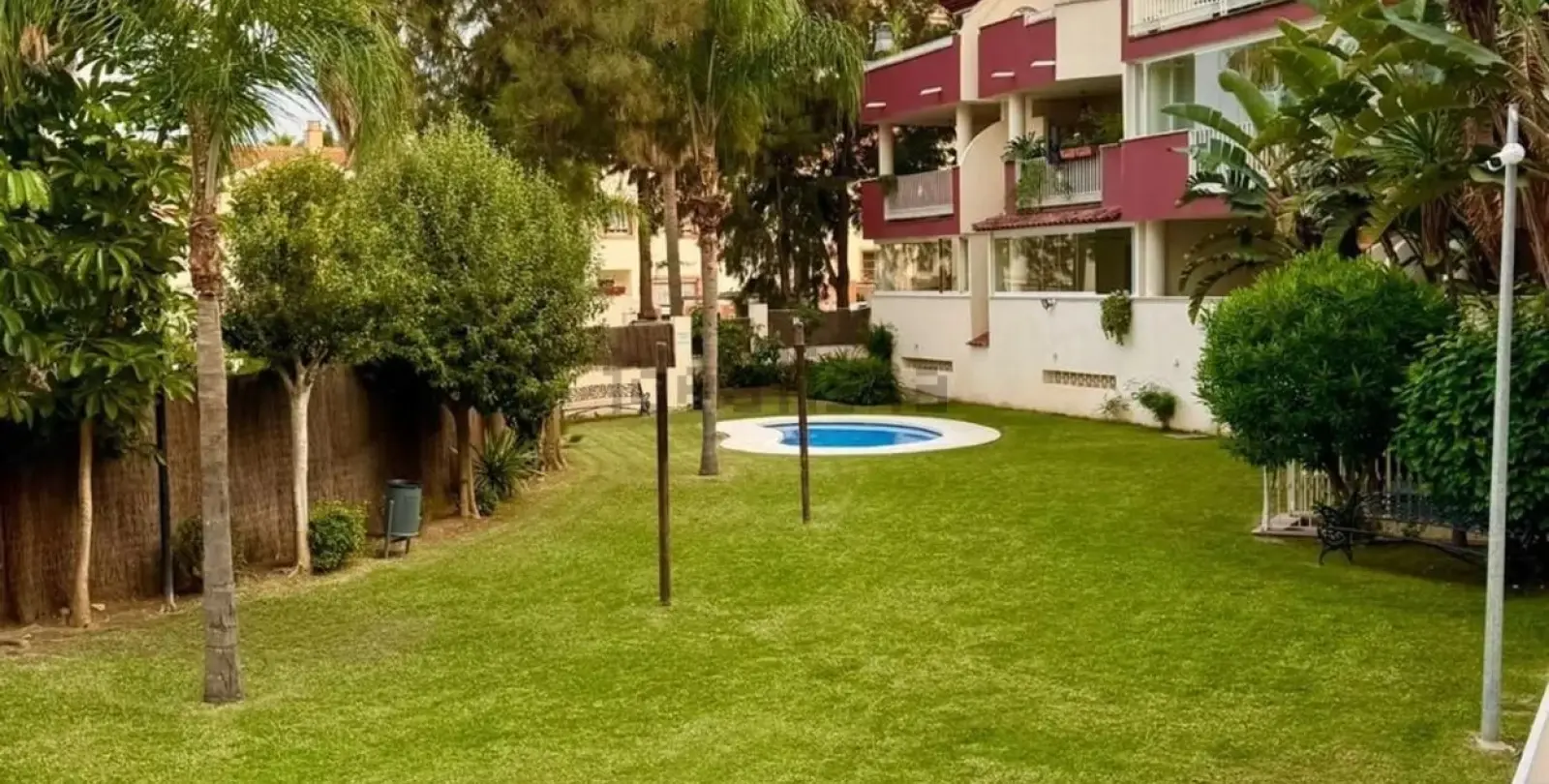 Venta de apartamento en planta media en Torrequebrada 39