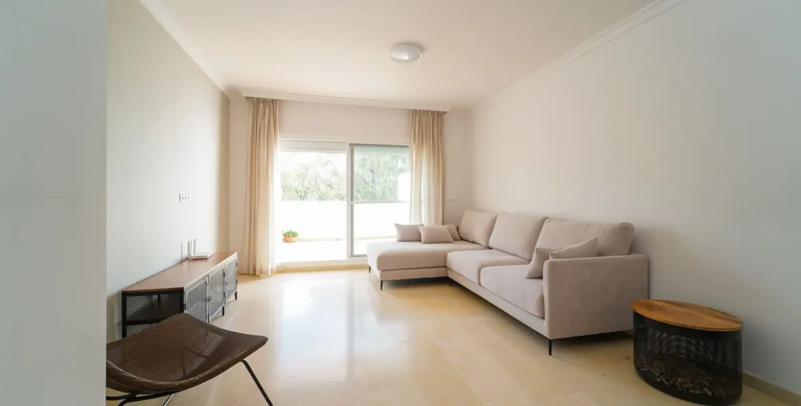 Sale of penthouse in Elviria 1