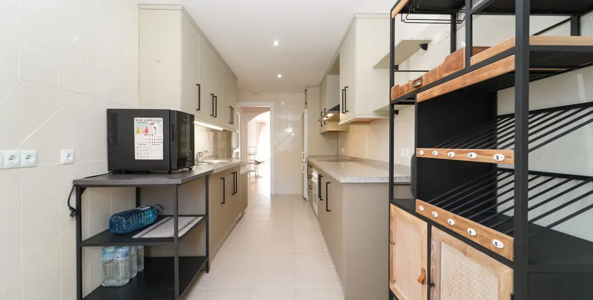 Sale of penthouse in Elviria 4