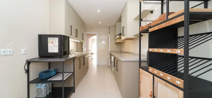 Sale of penthouse in Elviria 3