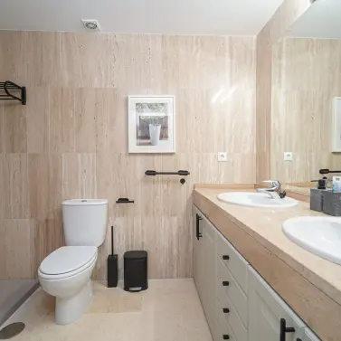 Sale of penthouse in Elviria