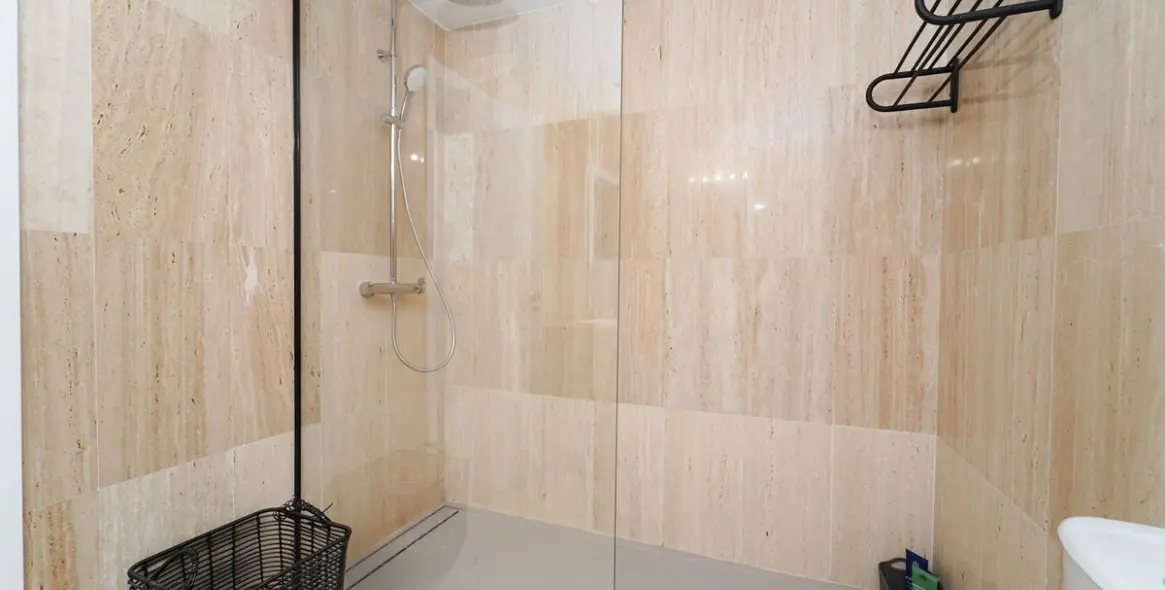 Sale of penthouse in Elviria 7