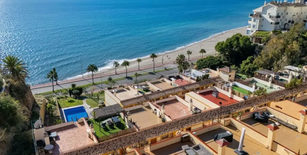 Sale of penthouse in Carvajal 2
