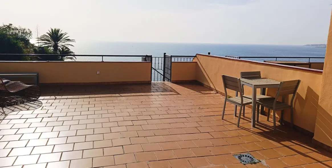 Sale of penthouse in Carvajal 4