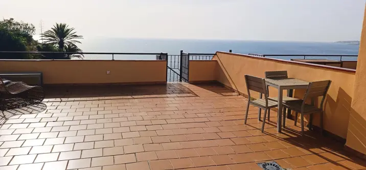 Venta de ático en Carvajal 3