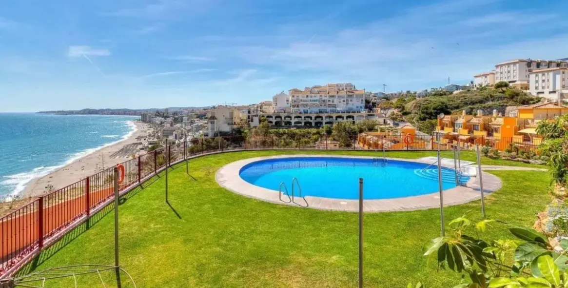 Sale of penthouse in Carvajal 6