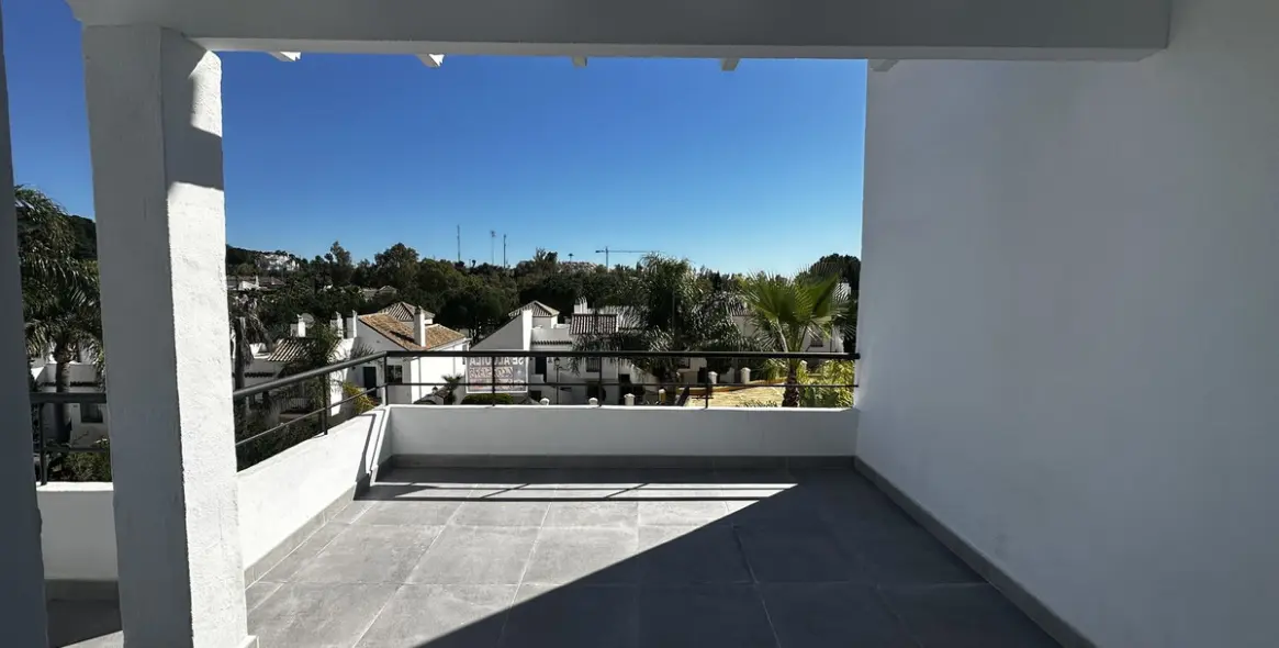 Venta de apartamento en planta media en Marbella 4