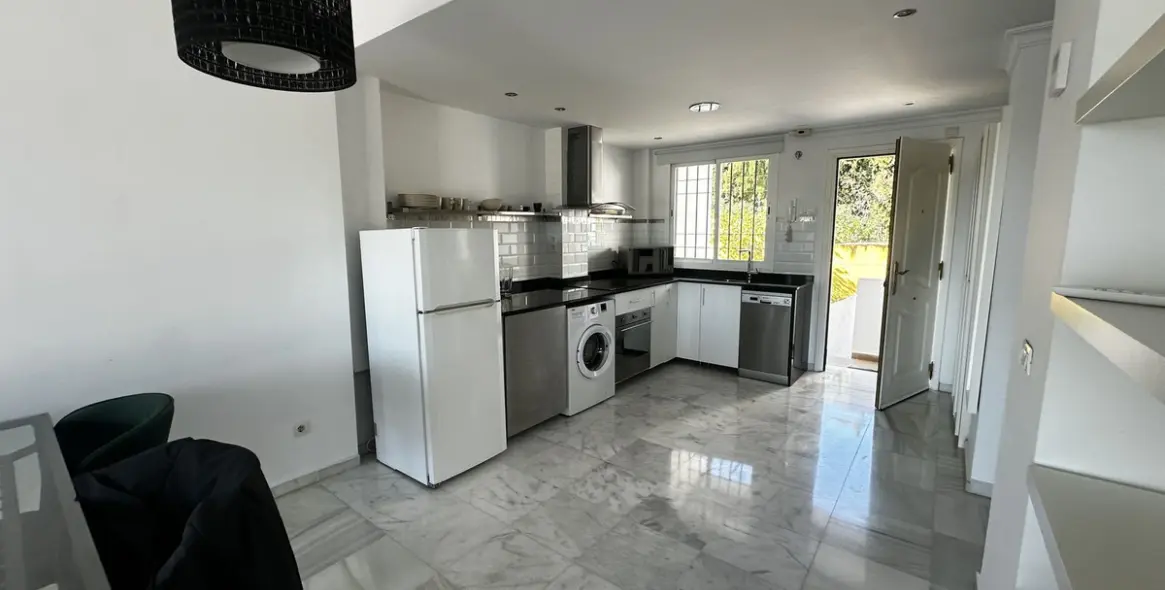 Venta de apartamento en planta media en Marbella 5