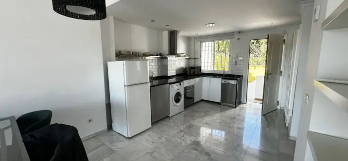 Venta de apartamento en planta media en Marbella 4